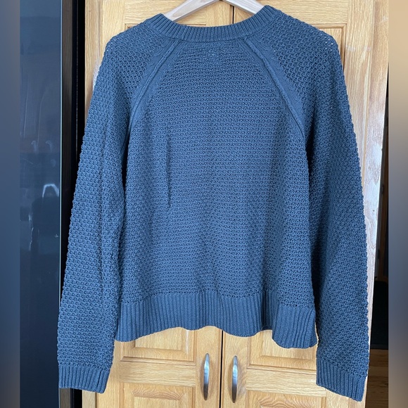 Women’s Gray Gap Sweater, medium - Picture 2 of 2